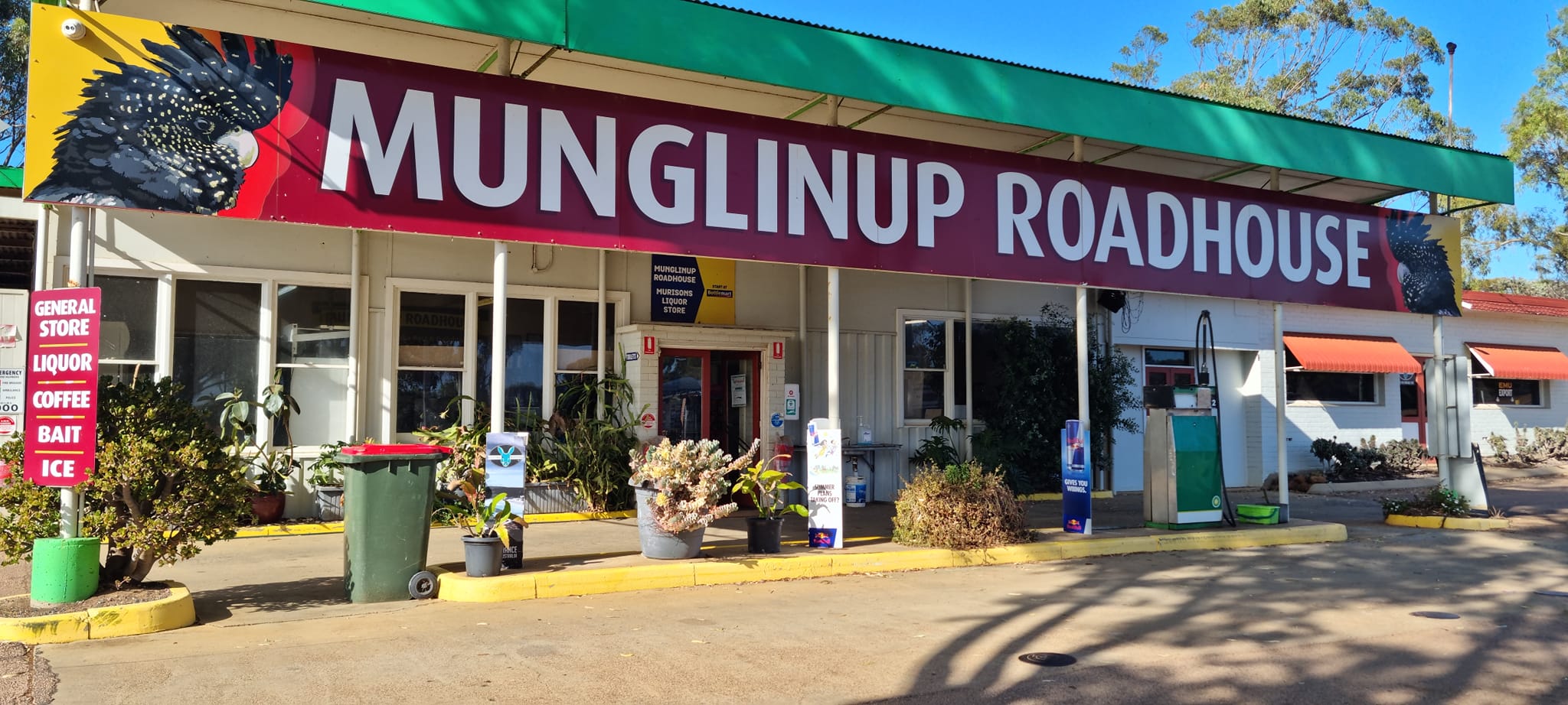 Munglinup Roadhouse - General Store, Liquor, Coffee, Bait, Ice